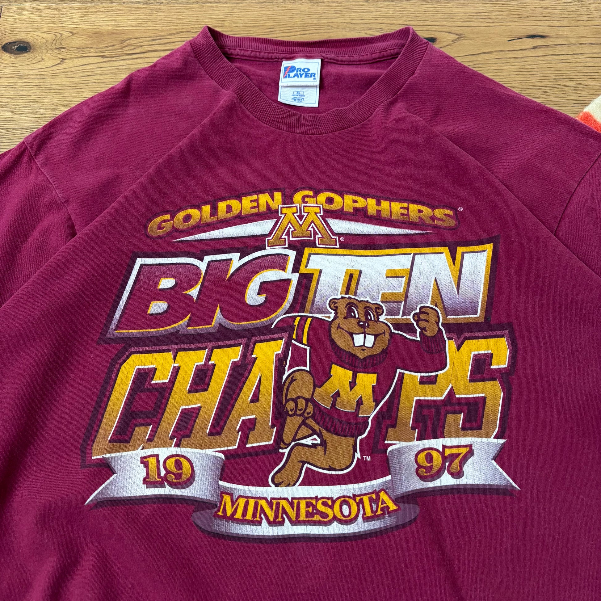 Pro Player USA 1997 Minnesota Golden Gophers T-Shirt XL